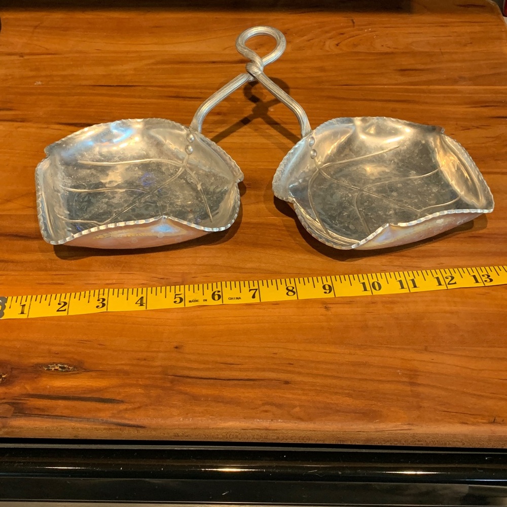 Vintage B.W. BUENILUM HAMMERED ALUMINUM TWO LEAF SERVING Hors d'oeuvre
